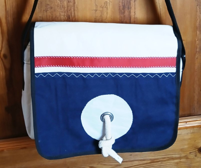 Schultertasche mit Yachtgemälde der Marinemalerin Heinke Böhnert