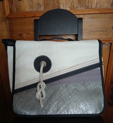 Padded laptop bag