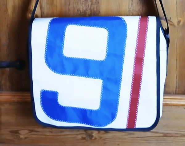 Schultertasche mit Yachtgemälde der Marinemalerin Heinke Böhnert