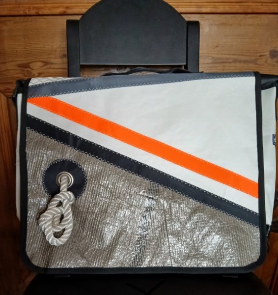 Padded laptop bag