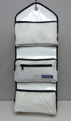 Toilet bag to hang with 3 zipper compartments