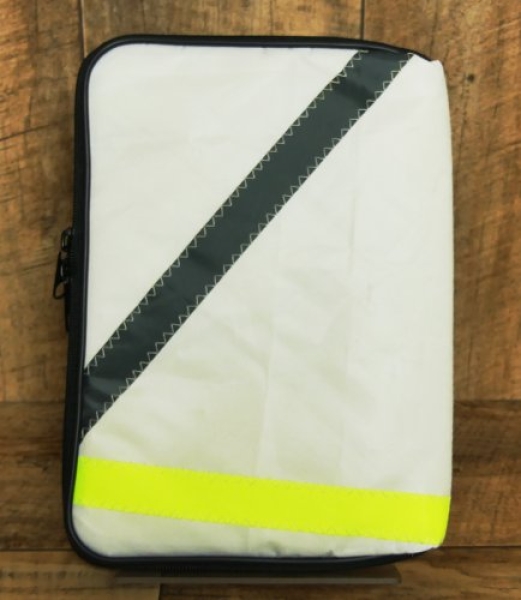 Tabletcover backside trim strips